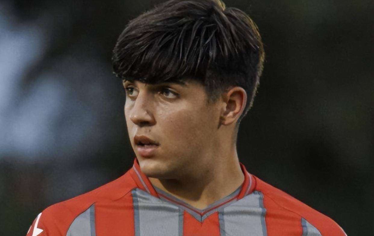 28球9助攻！18岁锋线妖童横空出世，名记爆料，两大意甲豪门疯抢