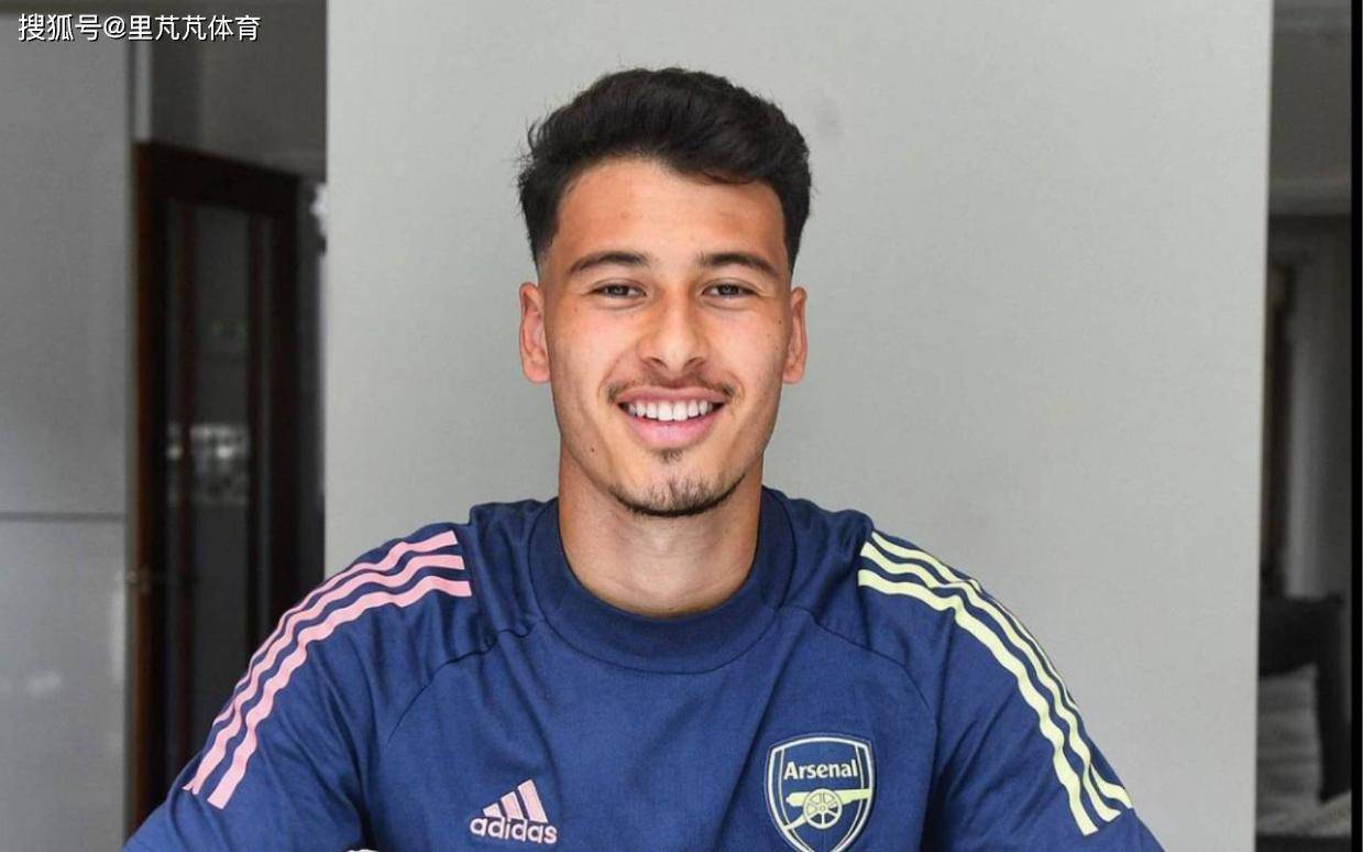 放弃日本球员，拜仁寻找边锋认可阿森纳年轻人？24岁的他值多少
